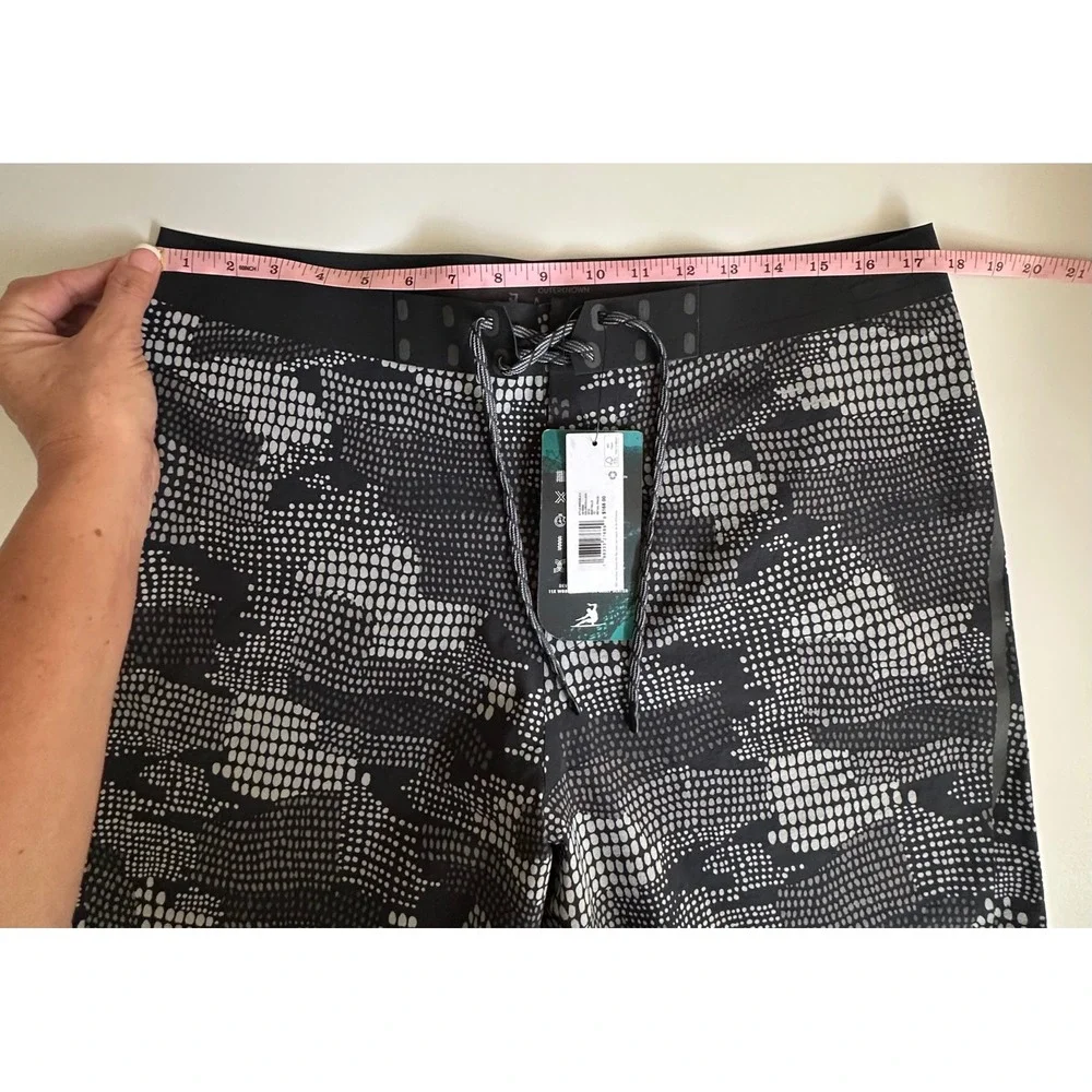 Outerknown Apex Kelly Slater Pescador Camo Boardshorts Grey Size 33 NWT